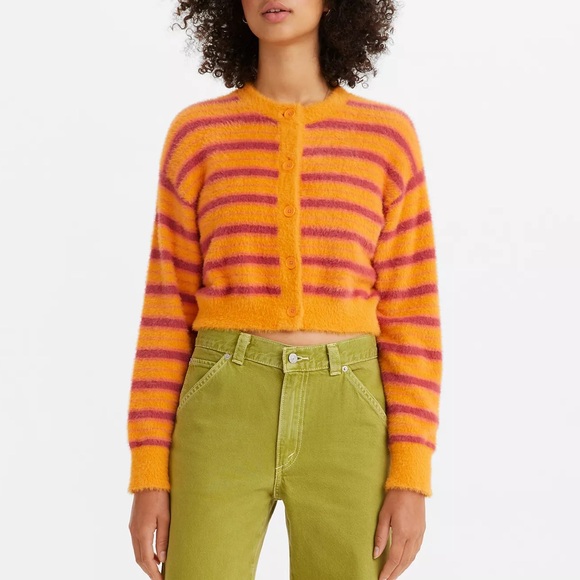 Levis fuzzy sweater (Multiple sizes) - Picture 3 of 12